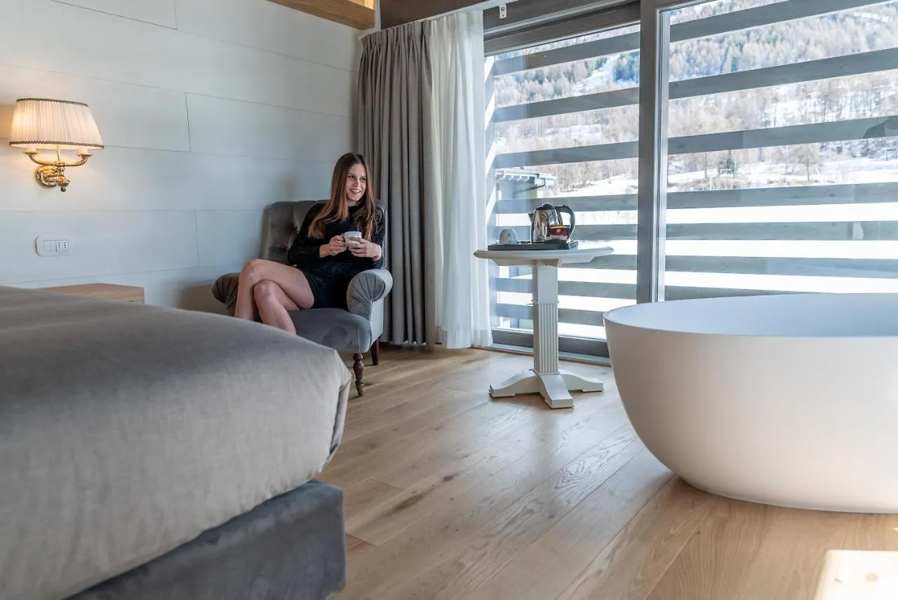 Cristallo Wellness Hotel Aprica 4*,